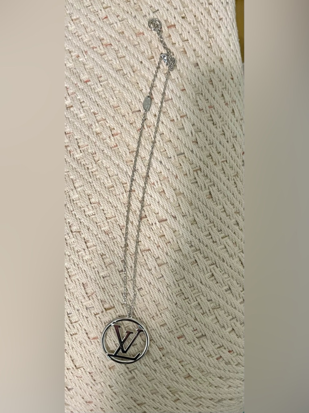 Silver LV Circle Pendant Necklace - Picture 3 of 3